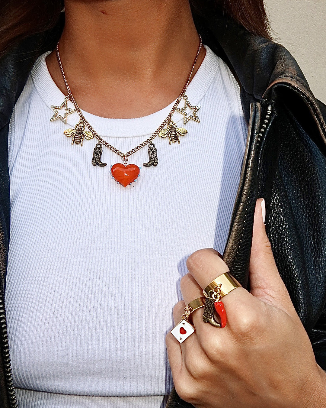 COLLIER LUCKY